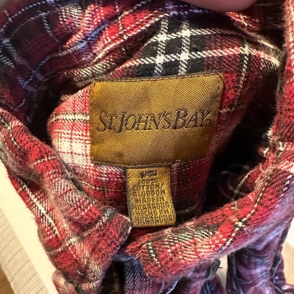 St John's Bay Casual Button Down Mens Small Red Plaid Rugged Flannel Shirt - Picture 6 of 6